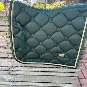 Equestrian Stockholm Forest Green Saddle Pad Set

No bundling!